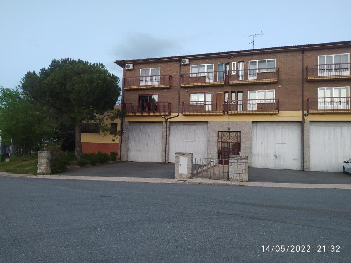 Piso Navas 2 Apartment Navas de San Antonio Exterior photo